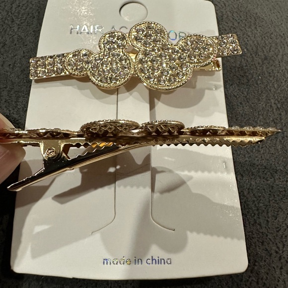 Mickey Mouse shaped hair clips - Picture 3 of 3